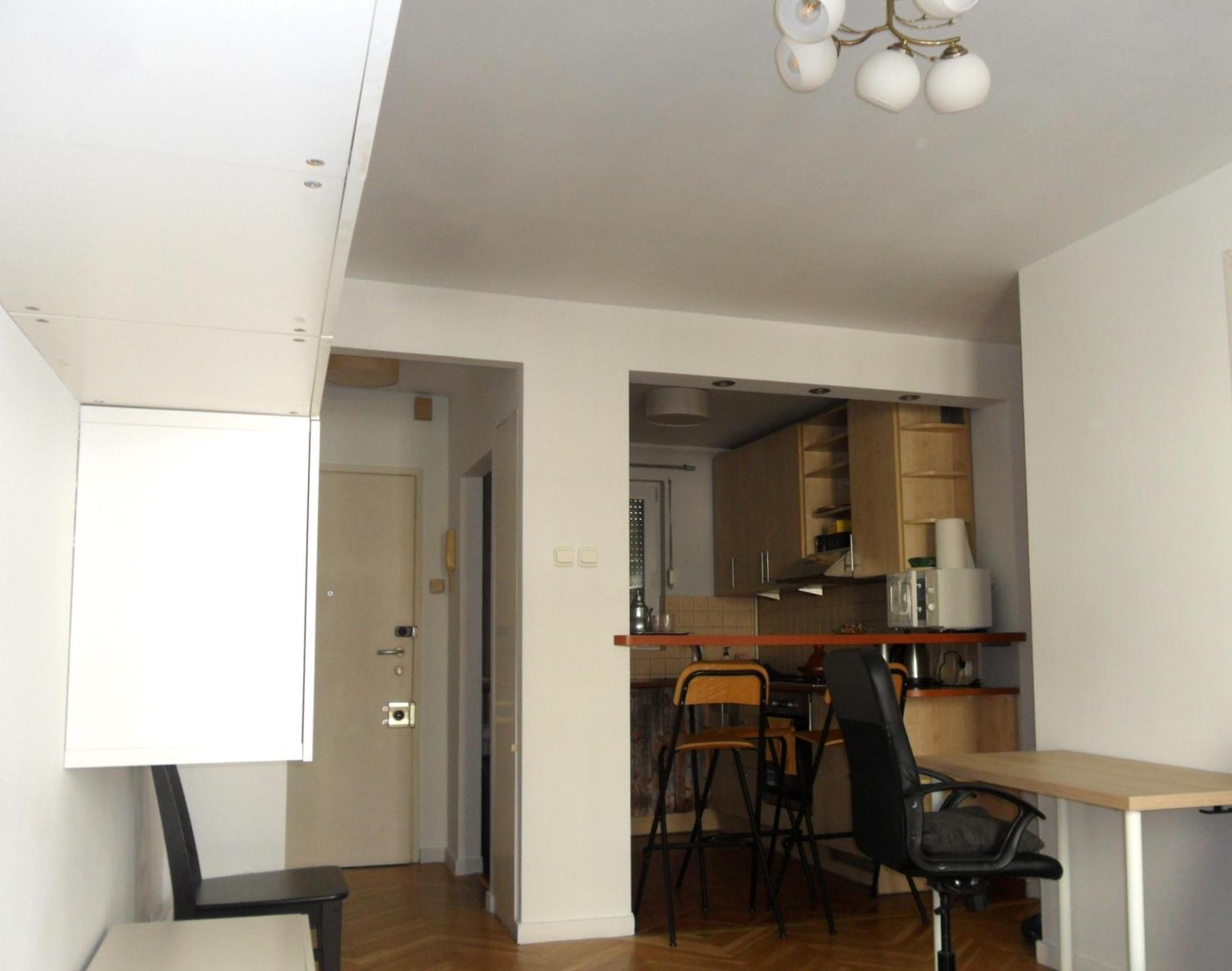 Wroclaw University Apartment *