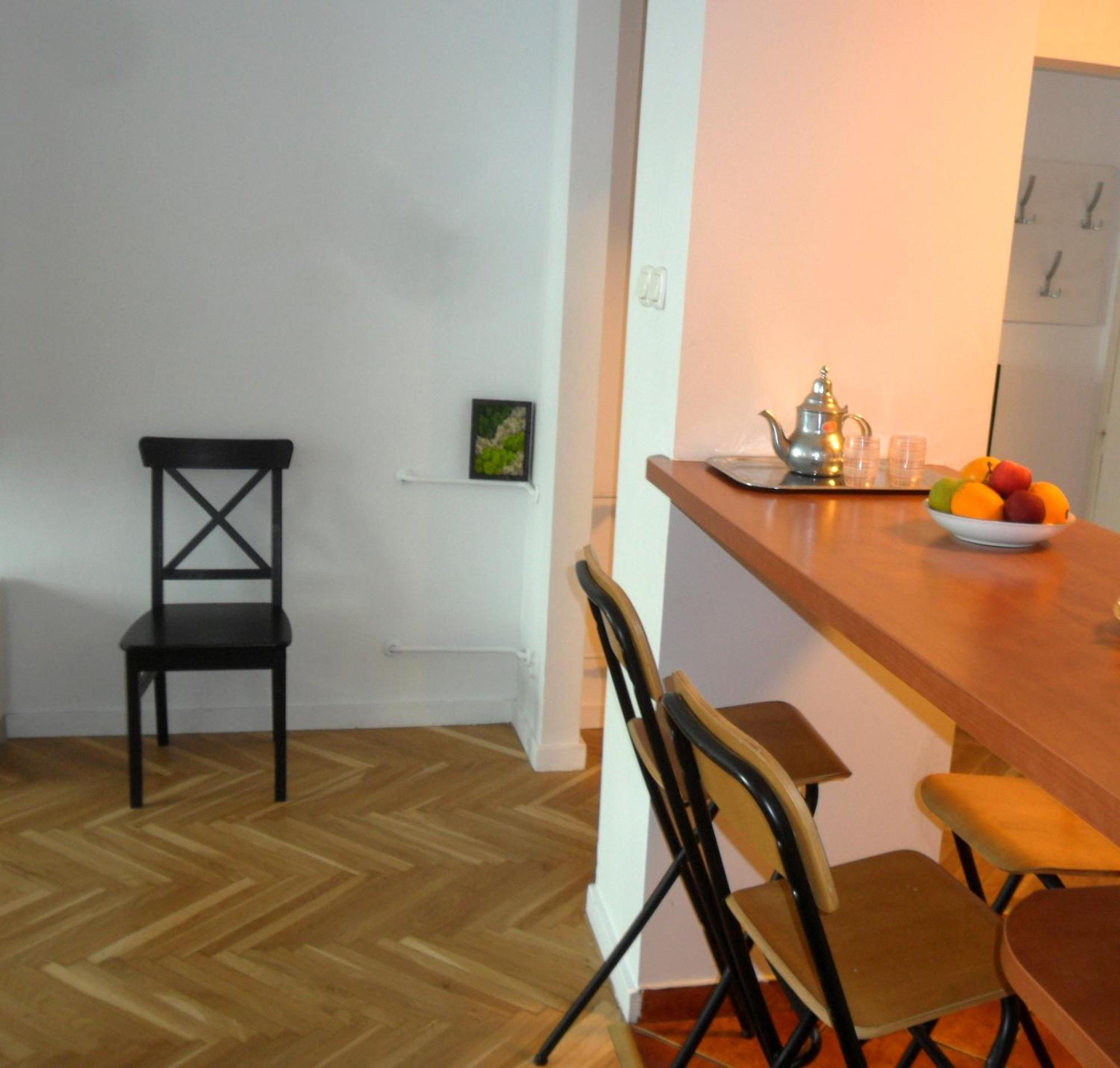 Wroclaw University Apartment *